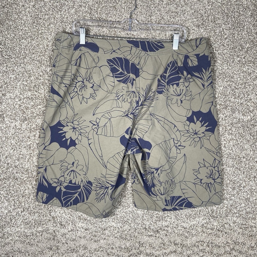 Patagonia Stretch Wavefarer Board Shorts Mens 36 Green Floral Beach Outdoor - Picture 2 of 7